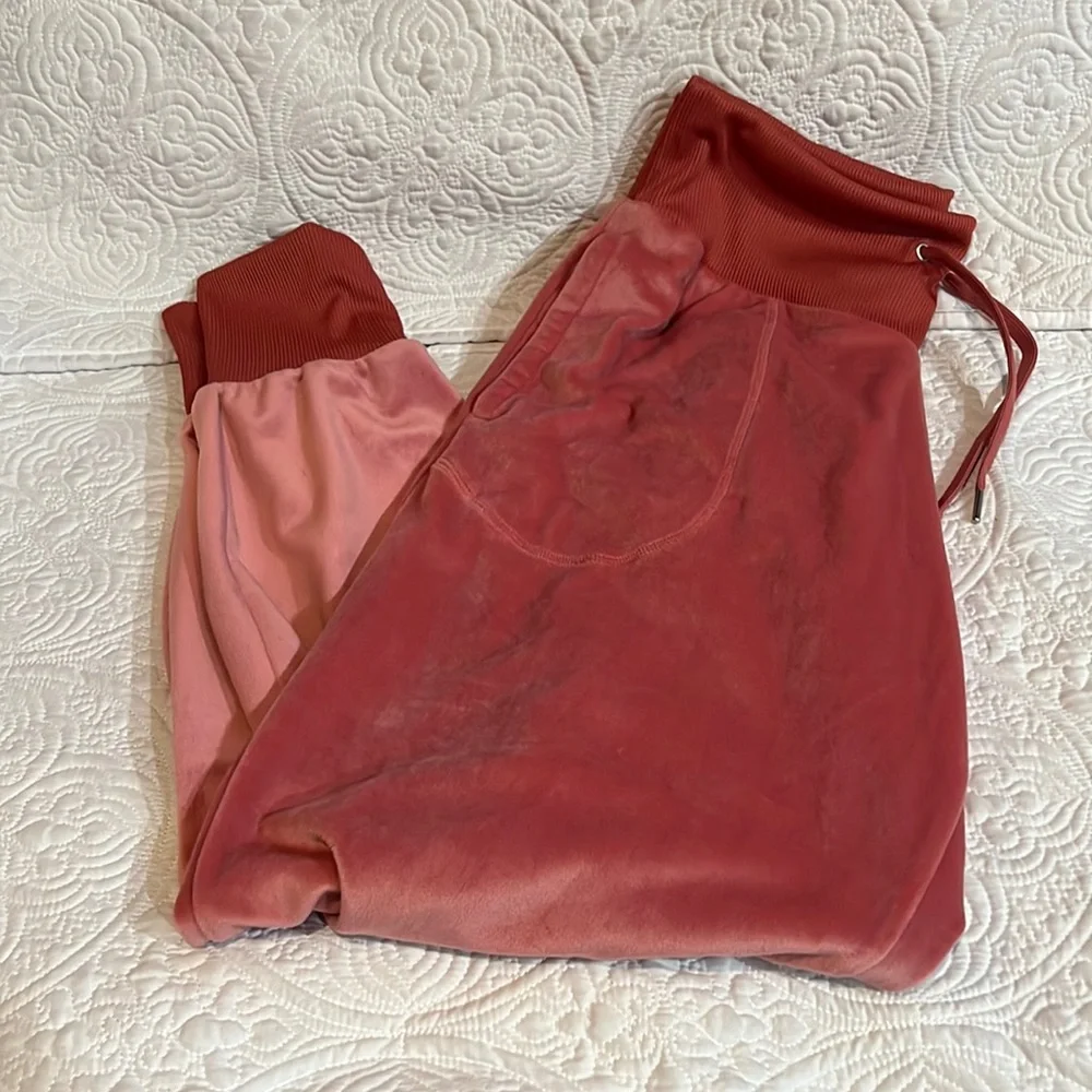 Adidas Holidayz Cozy Velour Joggers, size medium‎